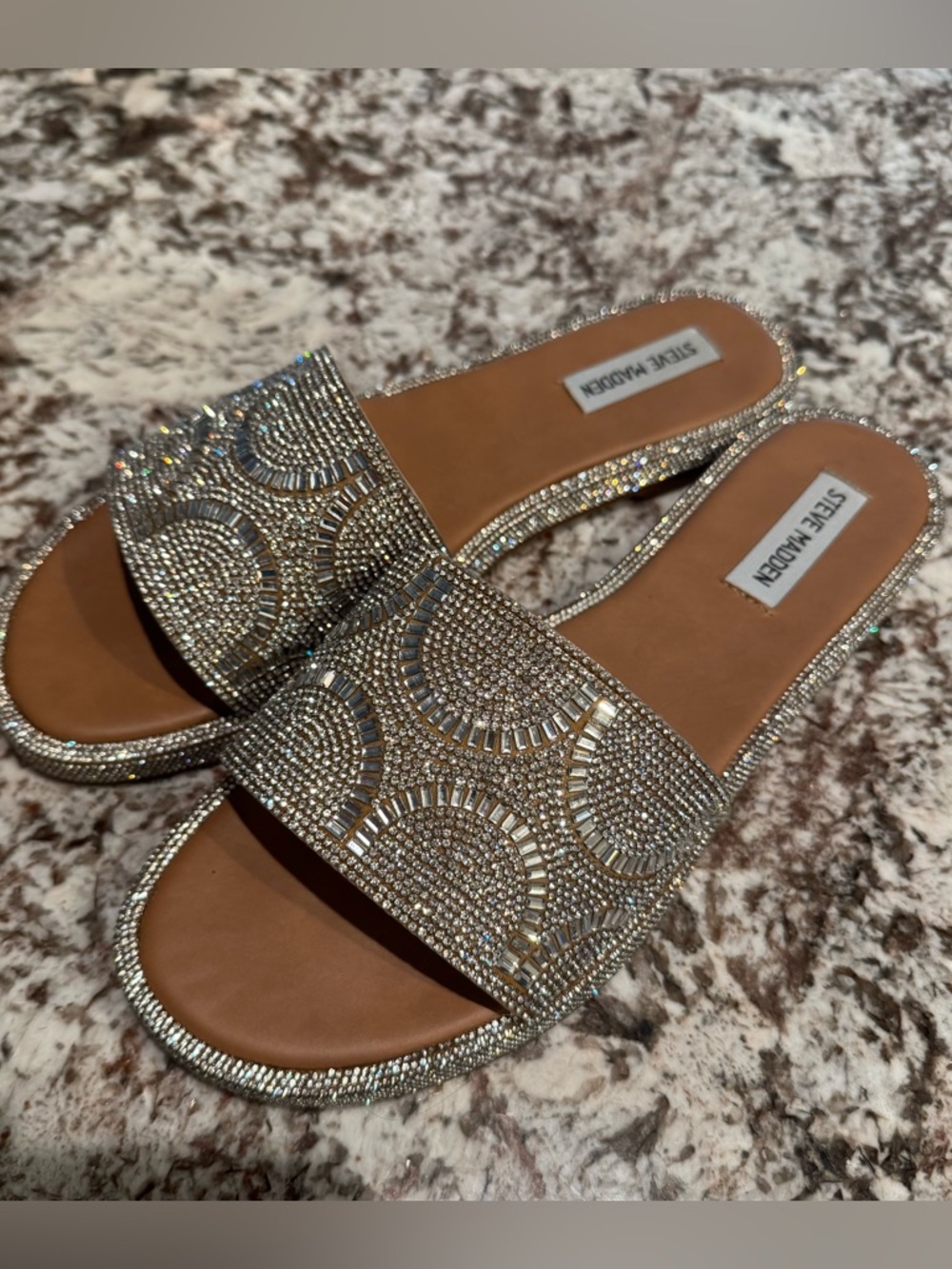 Steve Madden Sandals 🩶 - Picture 3 of 6